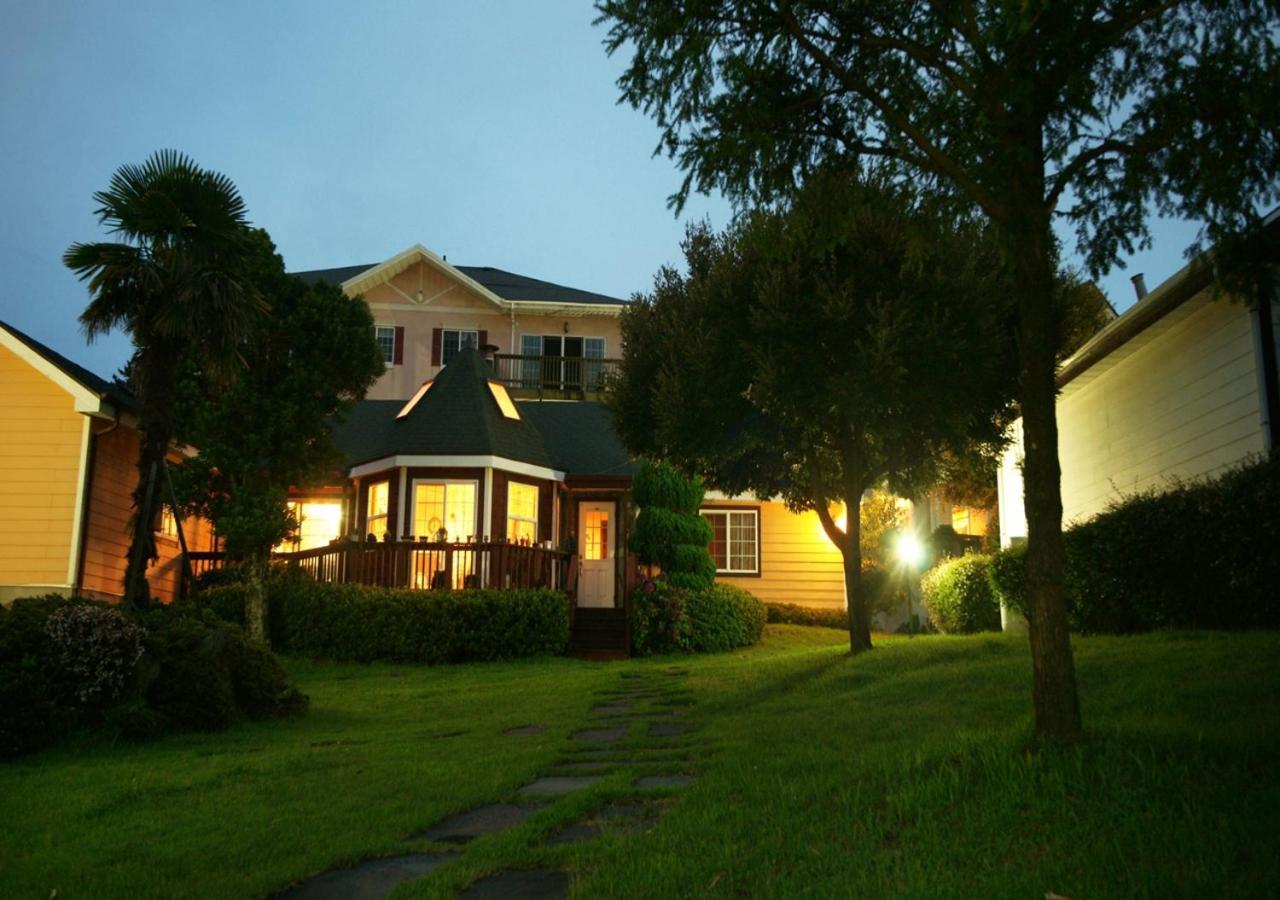 Uts Village Jeju Eksteriør billede